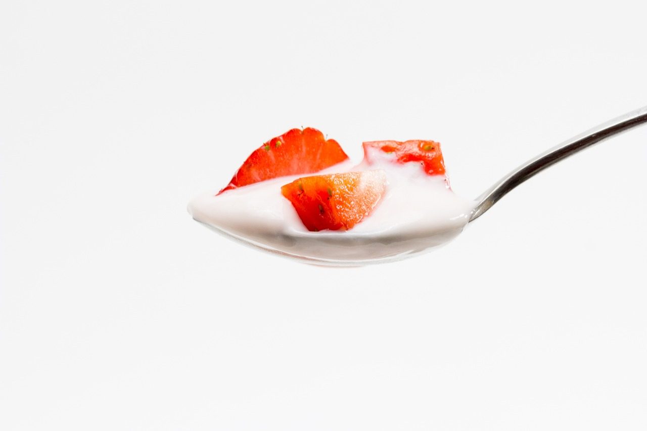 Skyr Naturjoghurt mit Erdbeeren